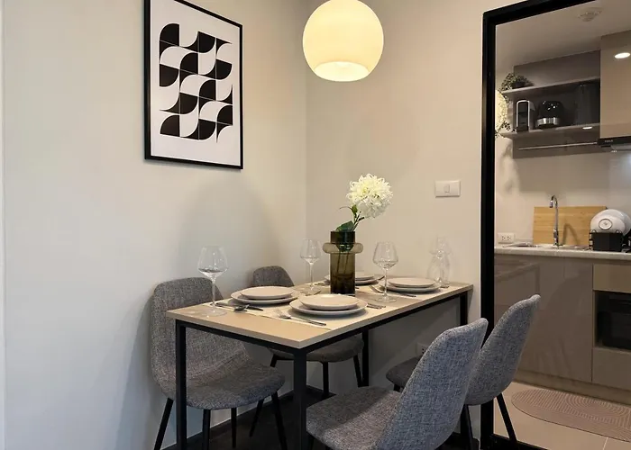 Stylish Tropical L 2br - Ultra Fast Wifi - Sathorn Apartment